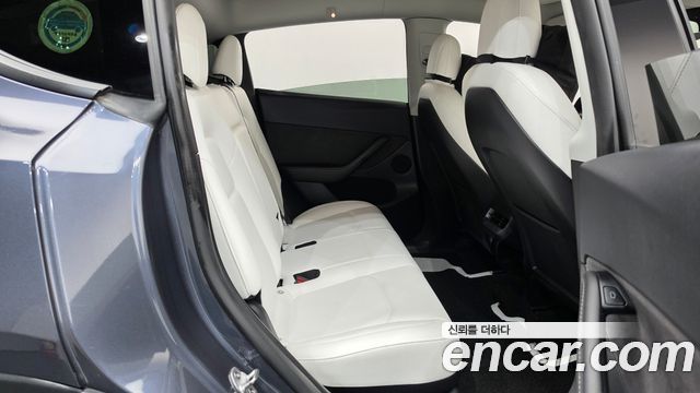 Tesla Model Y 2022 — photo 17
