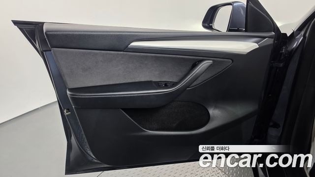 Tesla Model Y 2022 — photo 14