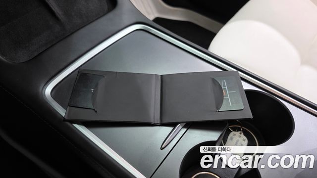 Tesla Model Y 2022 — photo 28