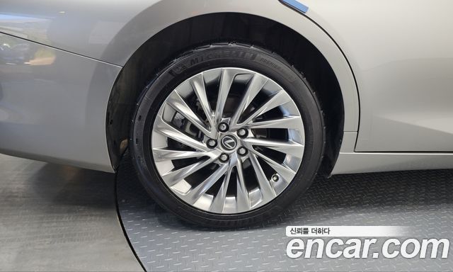 Lexus ES 2025 — photo 5