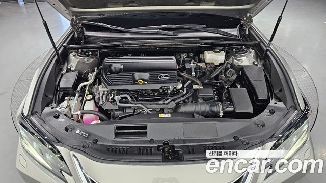 Lexus ES 2025 — photo 6