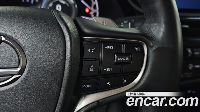 Lexus ES 2025 — photo 26