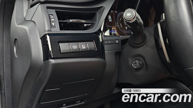 Lexus ES 2025 — photo 27