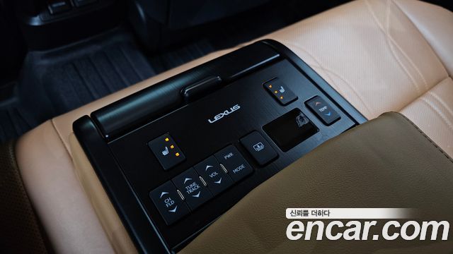 Lexus ES 2025 — photo 28