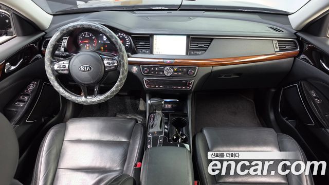 Kia K7 2017 — photo 10