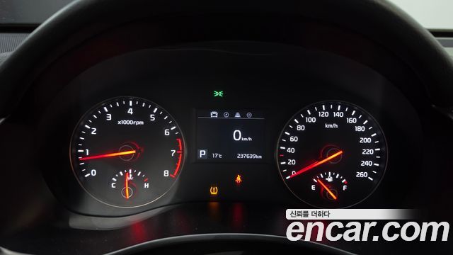 Kia K7 2017 — photo 11