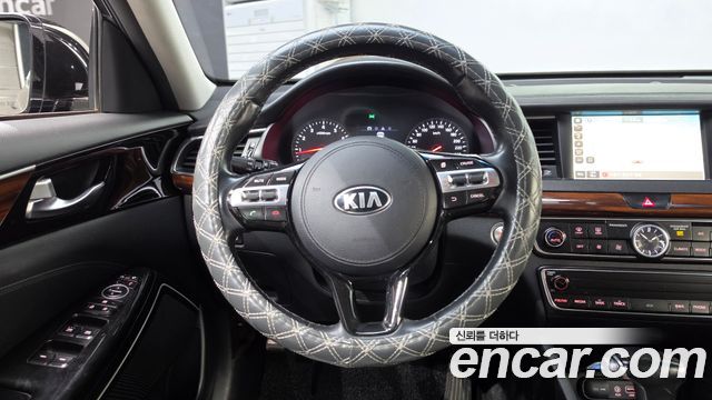 Kia K7 2017 — photo 19