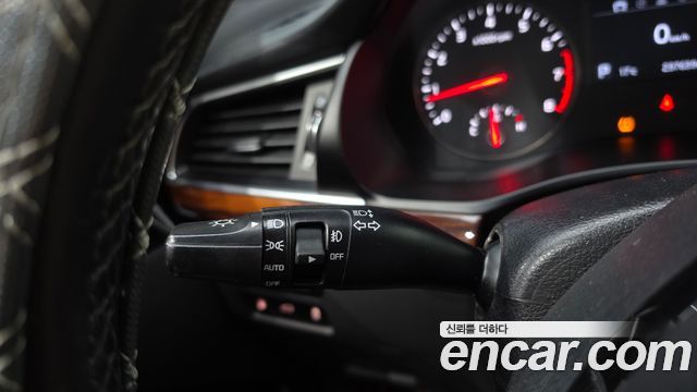 Kia K7 2017 — photo 22
