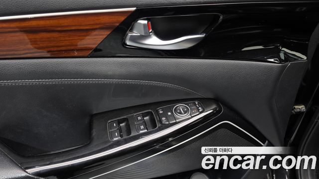 Kia K7 2017 — photo 28