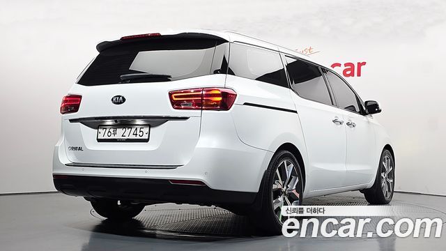 Kia Canival 2019 — photo 2