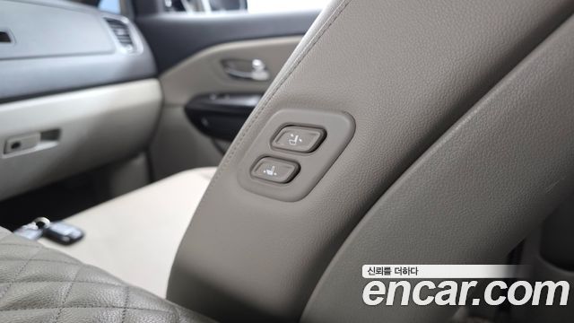 Kia Canival 2019 — photo 17