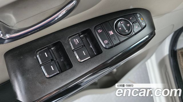 Kia Canival 2019 — photo 18