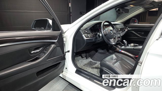 BMW 5-Series 2014 — photo 10