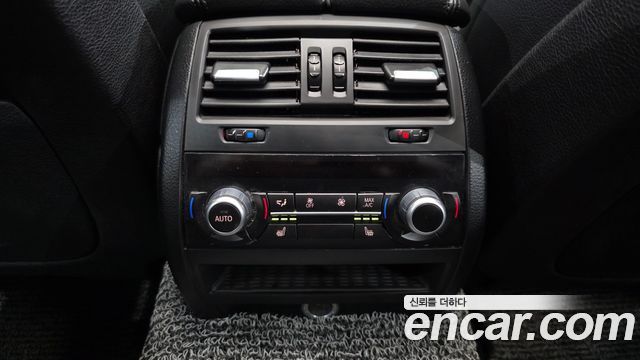 BMW 5-Series 2014 — photo 18