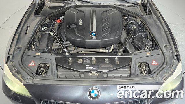 BMW 5-Series 2010 — photo 6