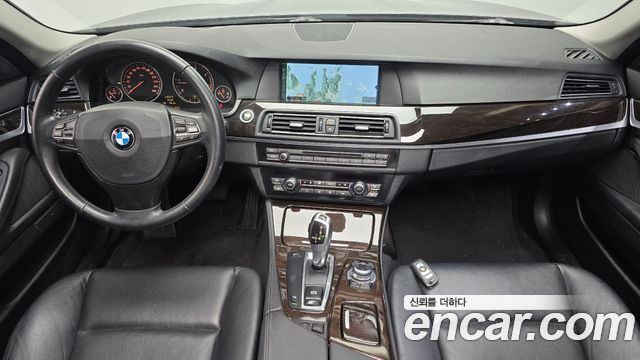 BMW 5-Series 2010 — photo 7