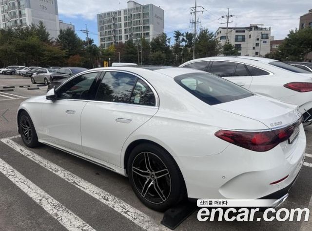 Mercedes-Benz E-Class 2025 — photo 3