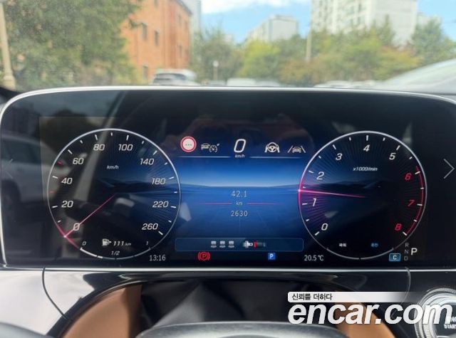 Mercedes-Benz E-Class 2025 — photo 4
