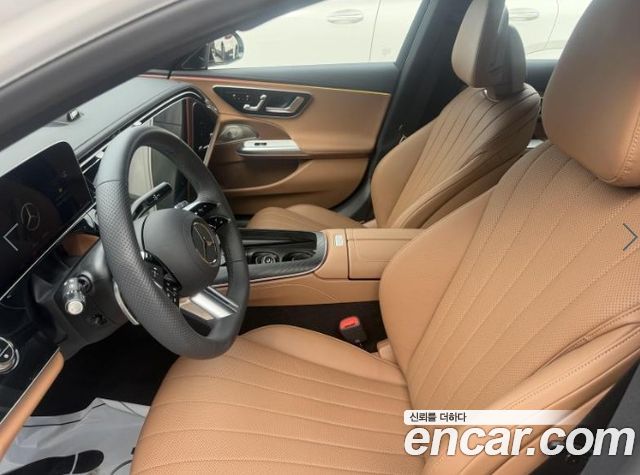 Mercedes-Benz E-Class 2025 — photo 6