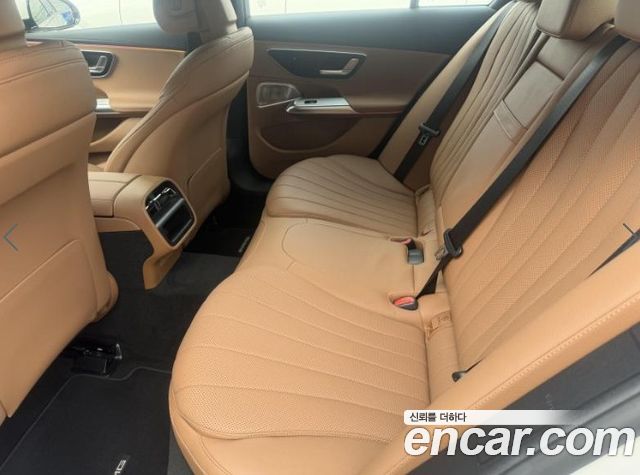 Mercedes-Benz E-Class 2025 — photo 7