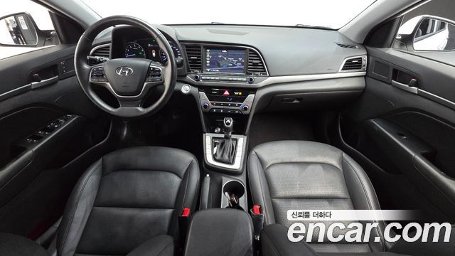 Hyundai AVANTE 2018 — photo 7