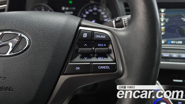 Hyundai AVANTE 2018 — photo 15