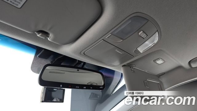 Hyundai AVANTE 2018 — photo 18
