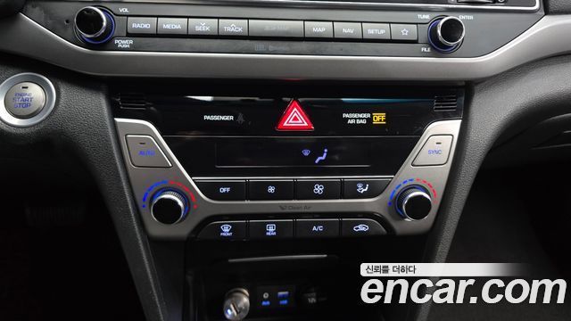 Hyundai AVANTE 2018 — photo 20