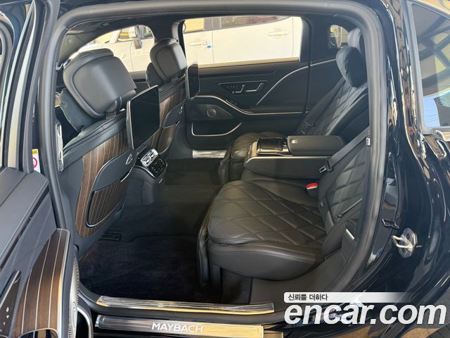Mercedes-Benz S-Class 2025 — photo 6