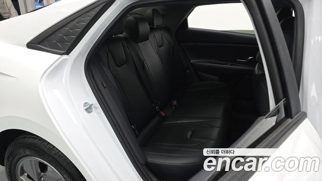 Hyundai AVANTE 2024 — photo 17