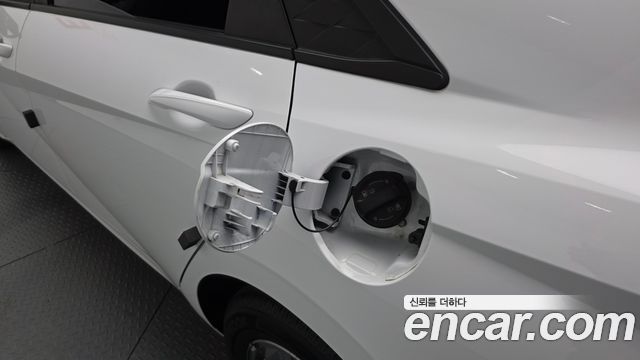 Hyundai AVANTE 2024 — photo 31
