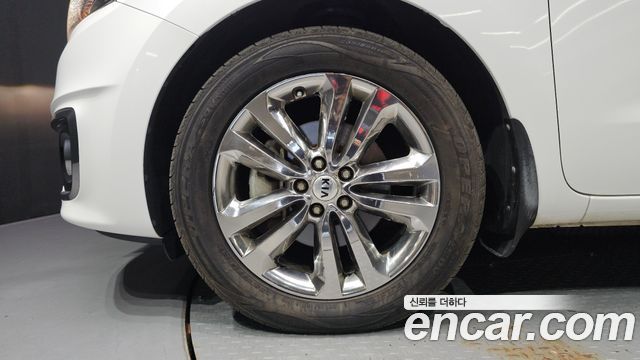 Kia Canival 2016 — photo 5