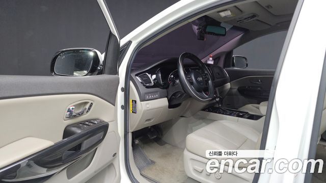 Kia Canival 2016 — photo 13