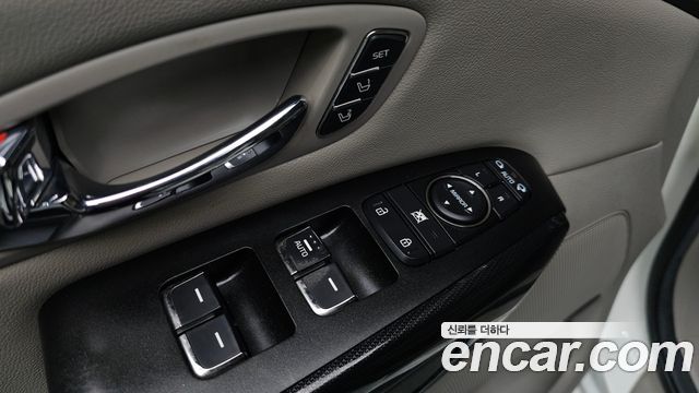 Kia Canival 2016 — photo 23
