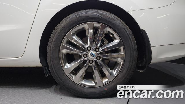 Kia Canival 2016 — photo 7