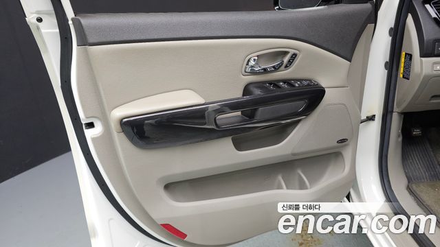 Kia Canival 2016 — photo 14