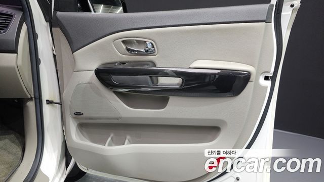 Kia Canival 2016 — photo 15