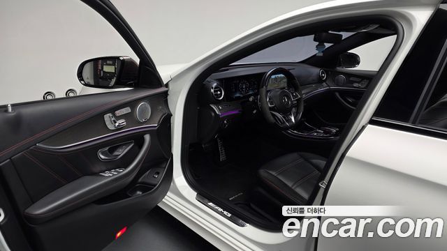 Mercedes-Benz E-Class 2017 — photo 13