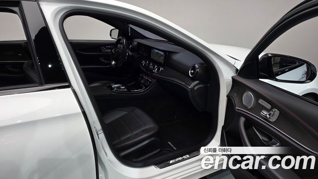 Mercedes-Benz E-Class 2017 — photo 17