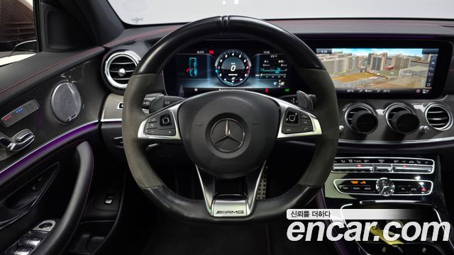 Mercedes-Benz E-Class 2017 — photo 19