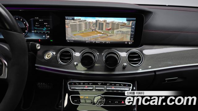 Mercedes-Benz E-Class 2017 — photo 20