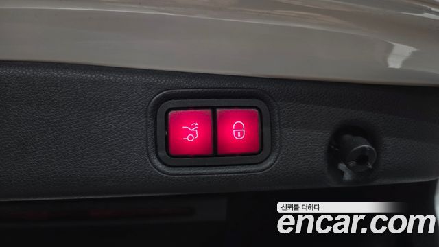 Mercedes-Benz E-Class 2017 — photo 26