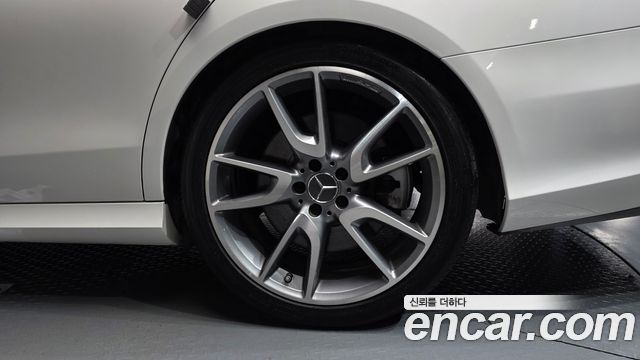 Mercedes-Benz E-Class 2017 — photo 7