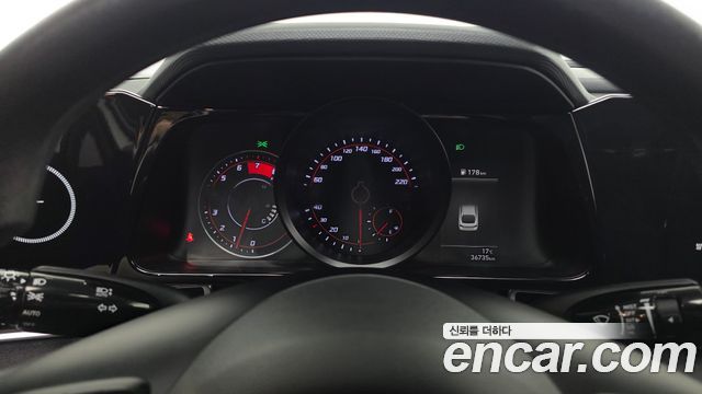 Hyundai AVANTE 2021 — photo 11