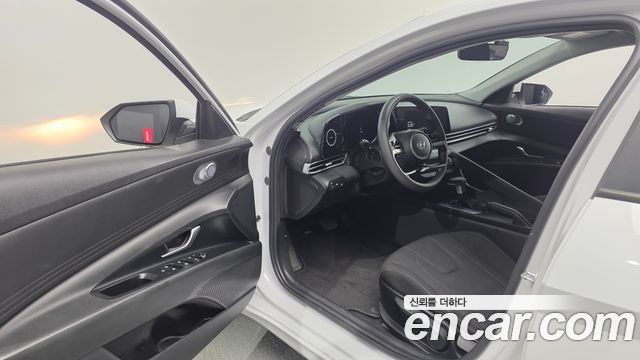 Hyundai AVANTE 2021 — photo 13