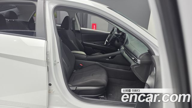 Hyundai AVANTE 2021 — photo 17
