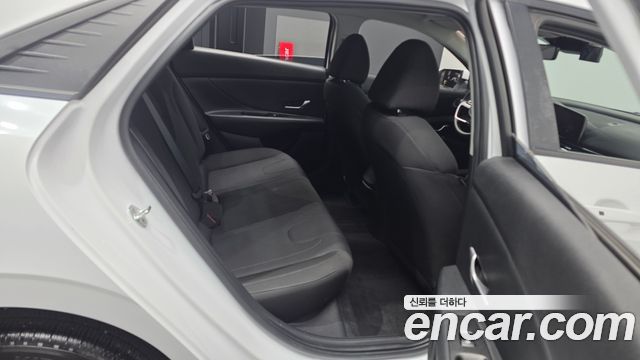 Hyundai AVANTE 2021 — photo 18