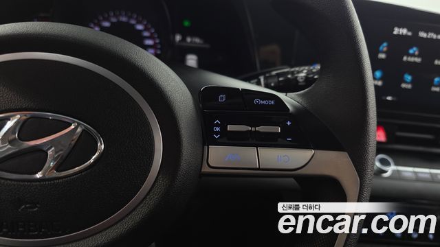 Hyundai AVANTE 2021 — photo 24