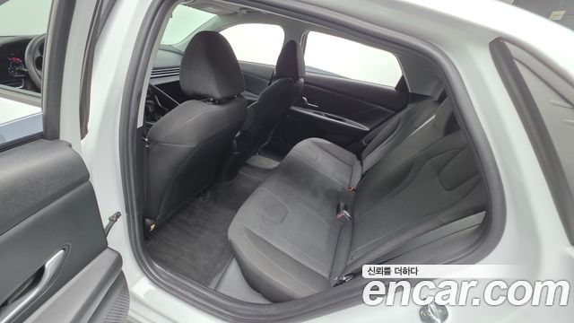 Hyundai AVANTE 2021 — photo 16