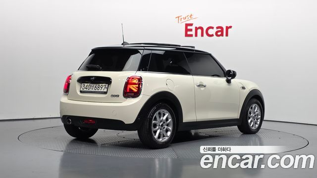 Mini Cooper 2020 — photo 2